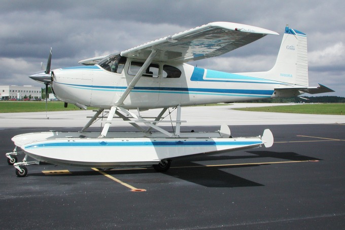 Cessna 182 Floats